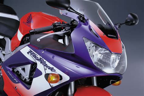 Honda Fireblade Cbr Rr Review Visordown