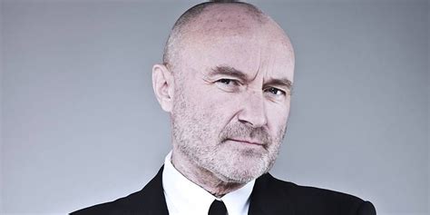 Phil Collins Vuelve A Los Escenarios Con La Cabeza Vendada Una Semana