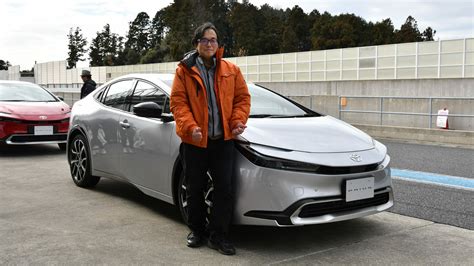 トヨタ新型『プリウスphev』試乗レポート／サーキットでのトルクフルな走りが印象的 Evsmartブログ