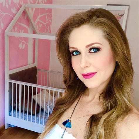 Ingrid Martz impacta al lucir su embarazo en bikini Las Estrellas Home Lo Último Las Estrellas