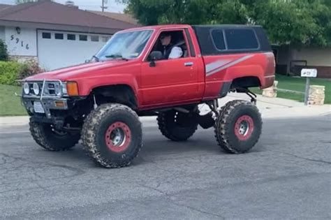 Driver Tries Doing a Burnout in Off-Road Vehicle, But Ends Up ...