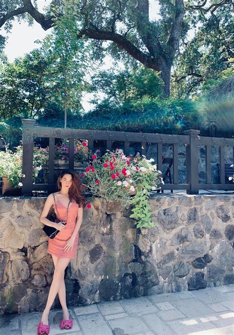 Hot girl thị phi Ngân 98 Mon 2k đọ sắc Lâm Khánh Chi Đẹp để giữ hạnh phúc