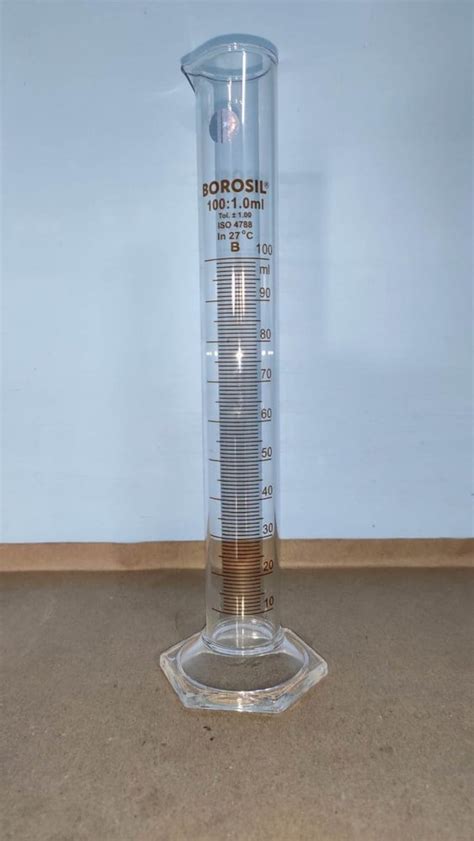 Borosilicate Glass Cylindrical Borosil Measuring Cylinder 100 Ml For