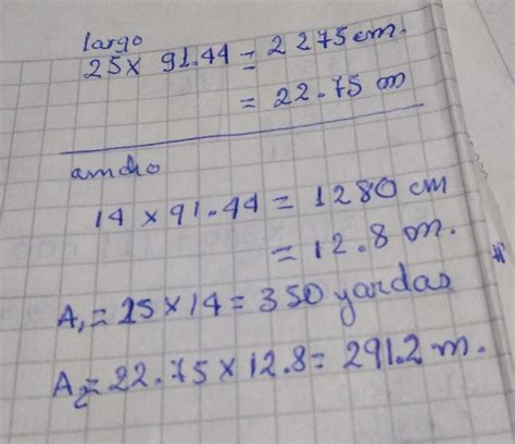 Juan compró un terreno que mide 25 yardas de largo y 14 yardas de ancho