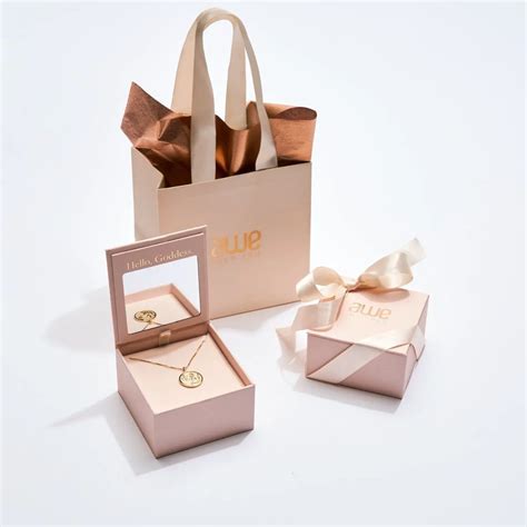 Custom Small Paper Jewelry Packaging Box With Logo Bosing Paper Packaging