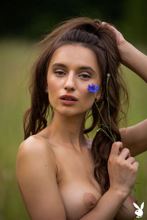 Gloria Is Waiting For You All Alone And Nude In The Woods