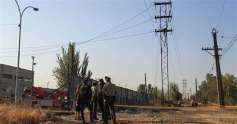 Hombre Fue Hallado Muerto En Torre De Alta Tensión Habría Estado Robando Cables En Renca Sabescl