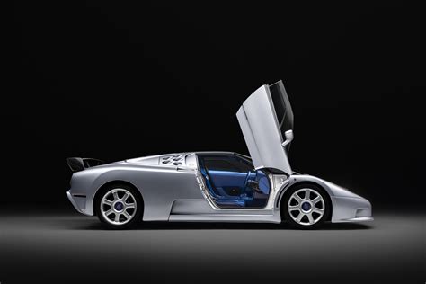 Bugatti EB110 (1994) - picture 3 of 10