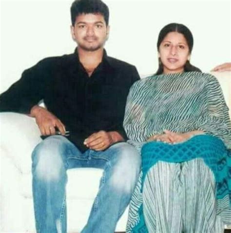 Vijays Love Story When Thalapathy Fell For His Fan Sangeetha And