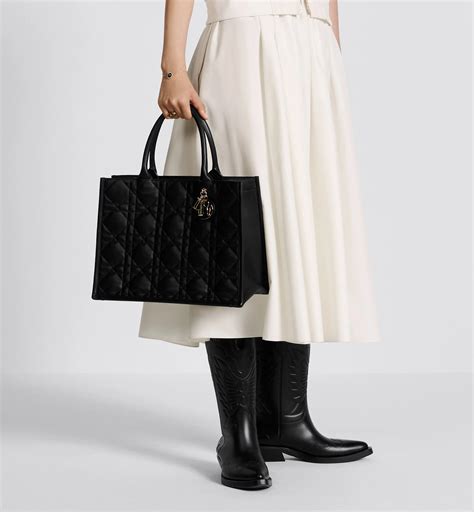 Dior Dior Book Tote バッグ ミディアム マクロカナージュ カーフスキン 365 X 28 X 165 Cm