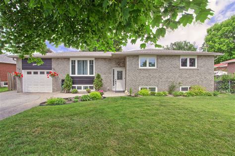 38 Townsend Ave Bradford West Gwillimbury ON L3Z 1Y1 PanaPix