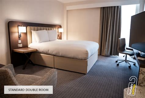 Hilton Gatwick Hotel (+ Parking) | Deals from £67