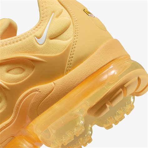 Nike Air Vapormax Plus Yolk Dj