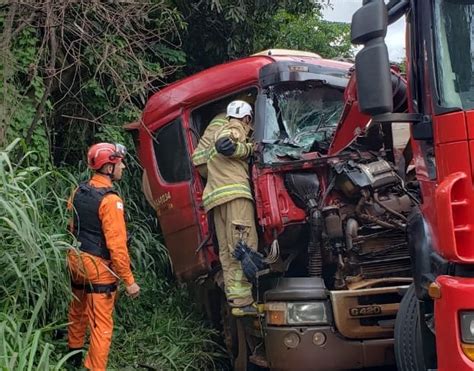 Acidente Entre Carreta E Caminh O Deixa Uma V Tima Fatal No Citrol Ndia