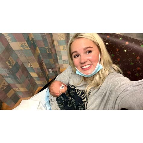 Former Bachelorette Emily Maynard’s Daughter Gushes Over New Brother