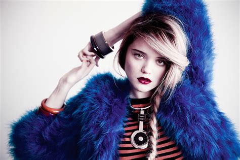 Sky Ferreira Women Singer Actress Blonde Women Indoors Lipstick