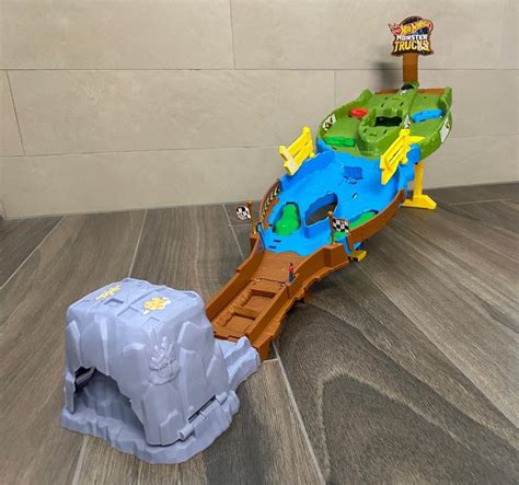 Hot Wheels Monster Trucks Wettkampf Rennstrecke Gebraucht In Horgen F R Chf Nur