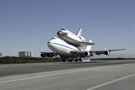 Space Shuttle Endeavour mounted on a modified Boeing 747 shuttle ...