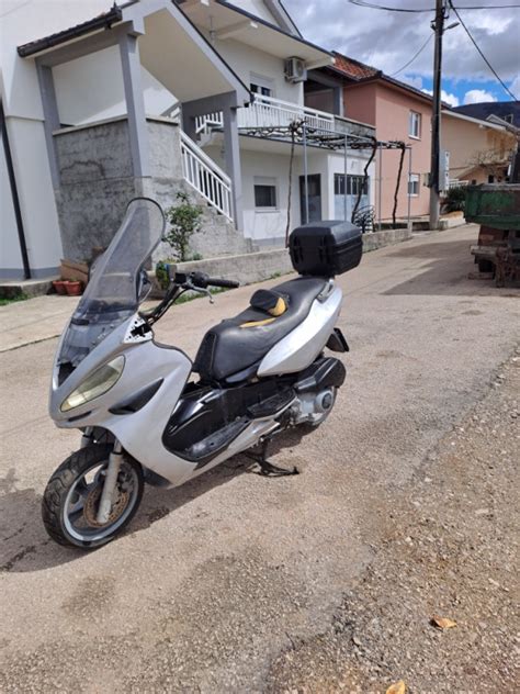 Skuter Malaguti Medison 3 ISPRAVAN Motocikli OLX Ba