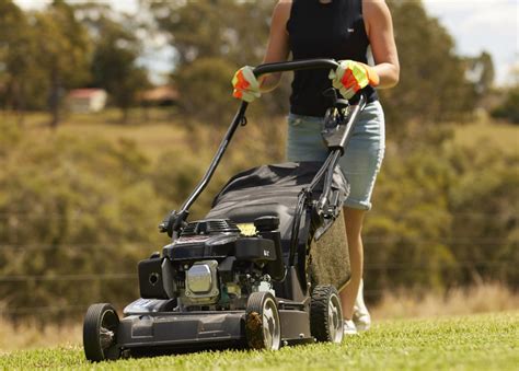 A Guide To Self Propelled Lawn Mowers MyhomeTURF