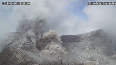 Volcán Turrialba presentó nueva erupción Telediario Costa Rica