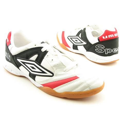 Кроссовки Umbro