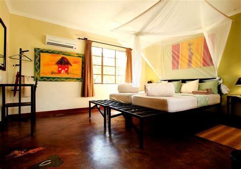 Etosha Safari Camp - Lodge and Camping souh of the Etosha National Park