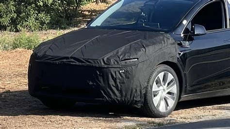 2025 Tesla Model Y Juniper Facelift First Spy Photo