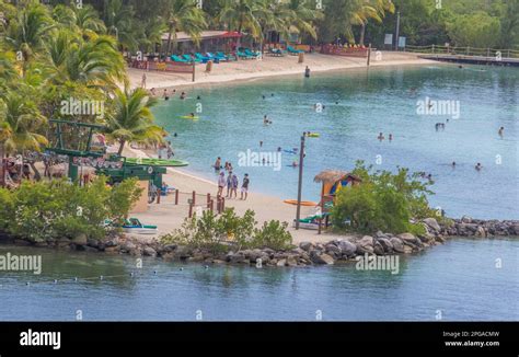 Roatan Honduras Cruise Port and Tourist Destination Stock Photo - Alamy