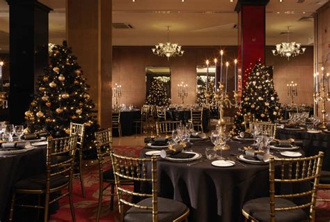 Pin by Chloe Murray Weilbacher on Company Christmas Party Decor | Table ...