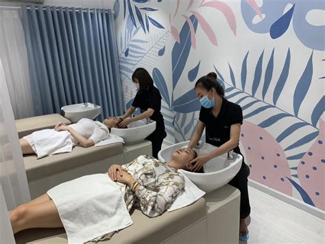 Lần đầu bật mí tiệm nail ruột của hot mom 4 con Minh Hà và nhiều người đẹp người mẫu hot girl