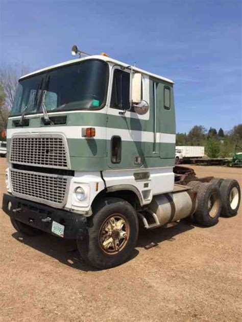 Ford CL 9000 1983 Sleeper Semi Trucks