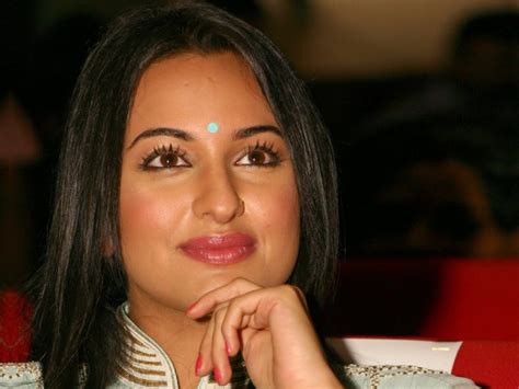 Sonakshi Sinha Indian Actress Bollywood Babe Model 1 Wallpapers HD Desktop And Mobile