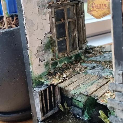 Creepy Alleyway In An Old Wine Box Rdioramas