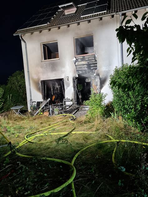 F Y Wohnungsbrand Menschenleben In Gefahr Feuerwehr Nidderau