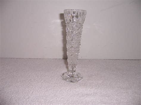 Triple A Resale Crystal Clear Glass Bud Vase