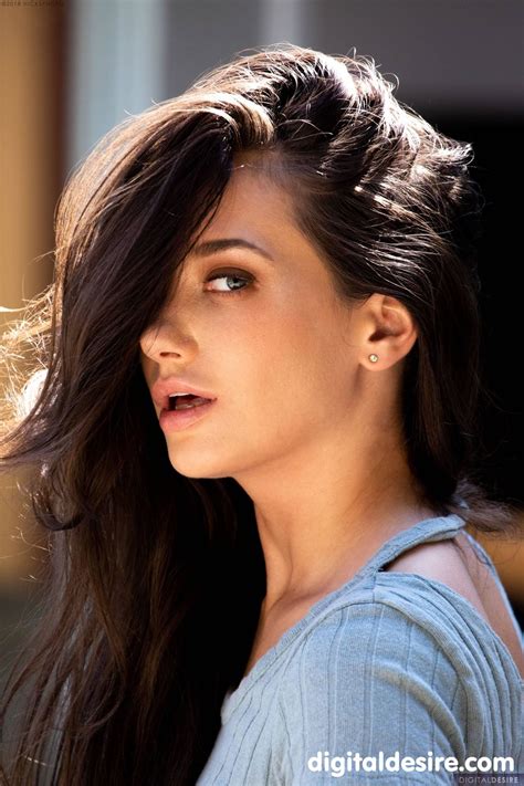 Brunette Babe Gia Paige Flaunts Her Incredible Ass And Rubs Her Twat Coedcherry