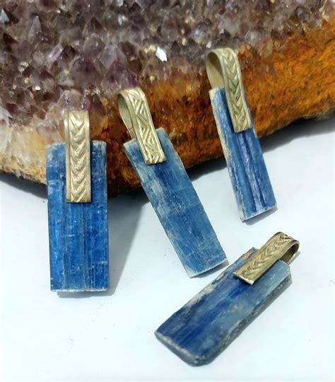 DIJE CIANITA AZUL CON ALPACA Comprar En Mb Minerales