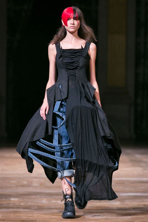 Yohji Yamamoto: Spring 2016 RTW (Published 2015) | Deconstruction ...