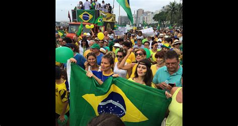 Foto Ellen Jabour E Jessika Alves Pintaram O Rosto No Movimento Anti