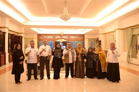 Dua Umkm Riau Raih Juara I Anugerah Bbi Gubri Edy Terus