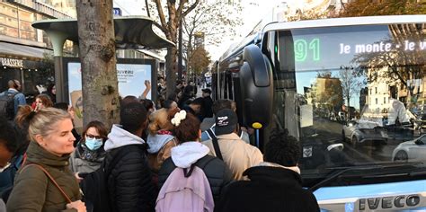 Violences urbaines les bus et trams d Ile de France encore arrêtés à