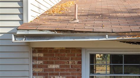 Reasons Gutters Pull Away From Your Home Leafco Gutters