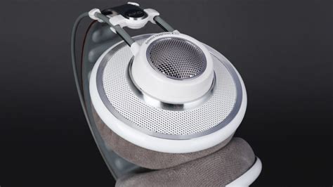 AKG K701 Review | headphonecheck.com