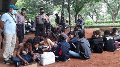 Hendak Ikut Demo Tolak UU Cipta Kerja Puluhan Orang Diamankan Polisi