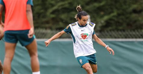 Boa Not Cia Marta Treina Grupo E Aumenta Chances De Jogar Contra A