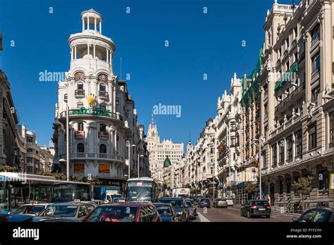 Madrid gran via shopping hi-res stock photography and images - Alamy