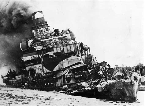 Wreck of the German heavy cruiser Admiral Hipper, Heikendorfer Bay 1946 ...