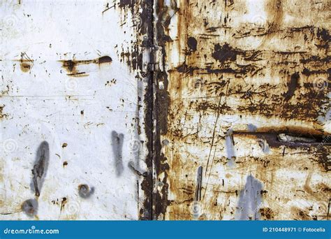 Rust texture on metal wall stock image. Image of interior - 210448971