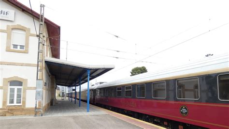 Parada en Haro del tren turístico de lujo Al Andalus La Rioja